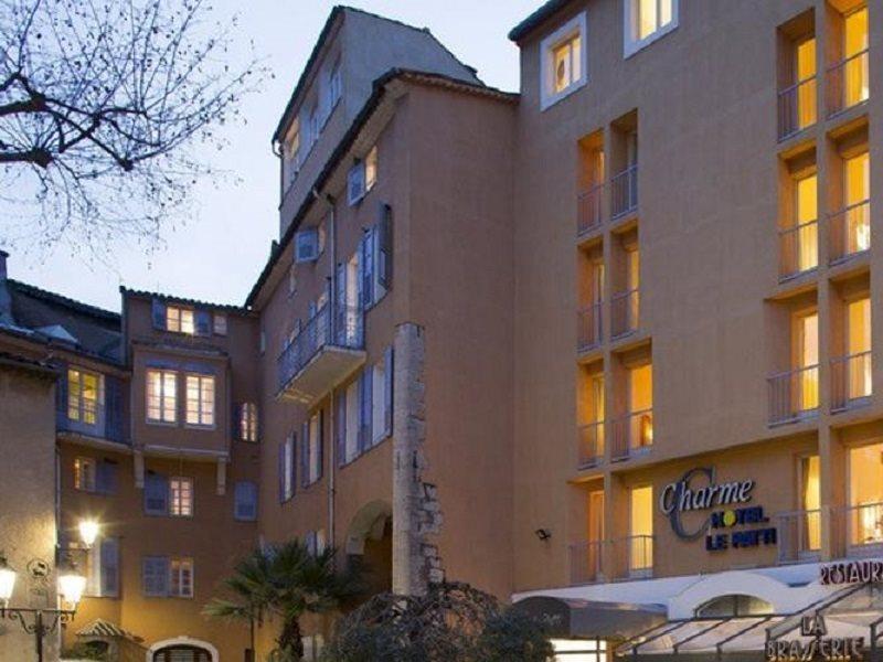 Hotel Restaurant Du Patti 그하쓰 외부 사진