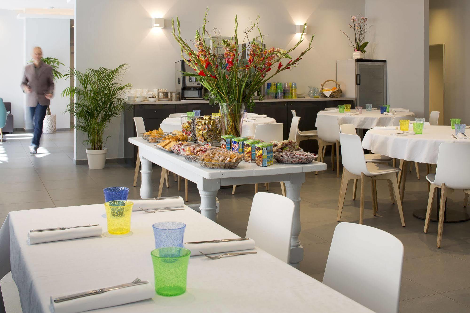 Hotel Restaurant Du Patti 그하쓰 외부 사진